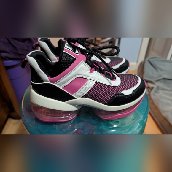 New Michael Kors Olympia Extreme Leather and Scuba Trainer Size 7 - Picture 2 of 10